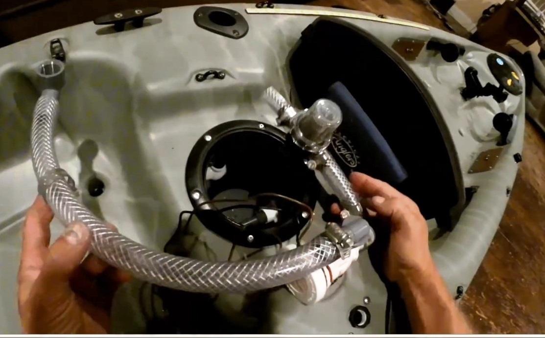 homemade live well for kayaks