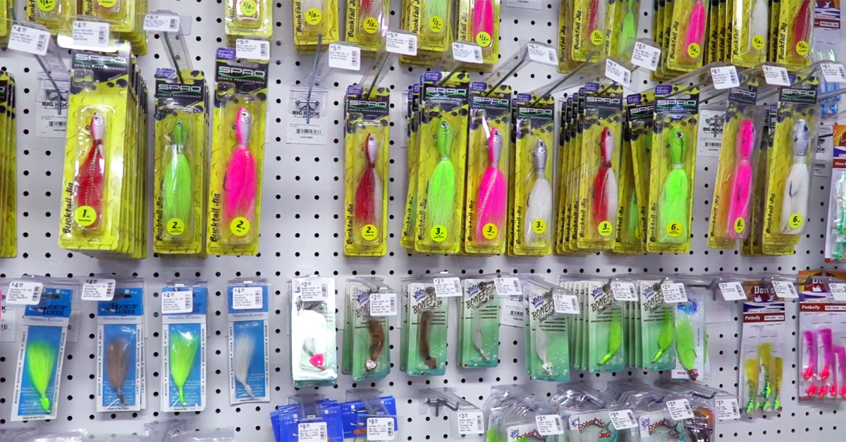http://choose%20bucktail%20jig%20in%20tackle%20store