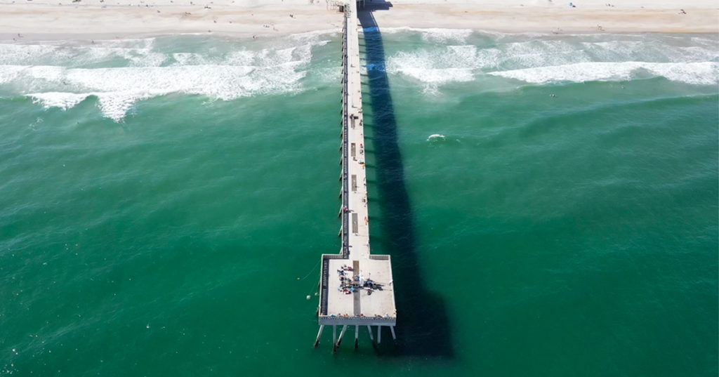 which side of fishing pier