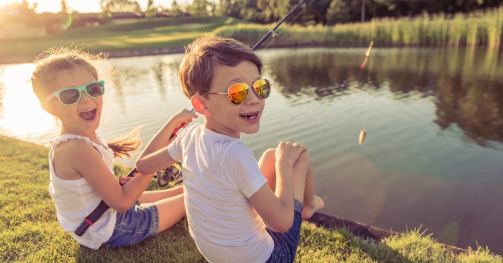 kids fishing